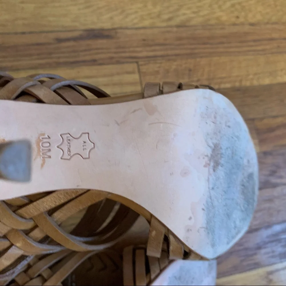 Tory Burch Tan Sandals - Picture 9 of 10